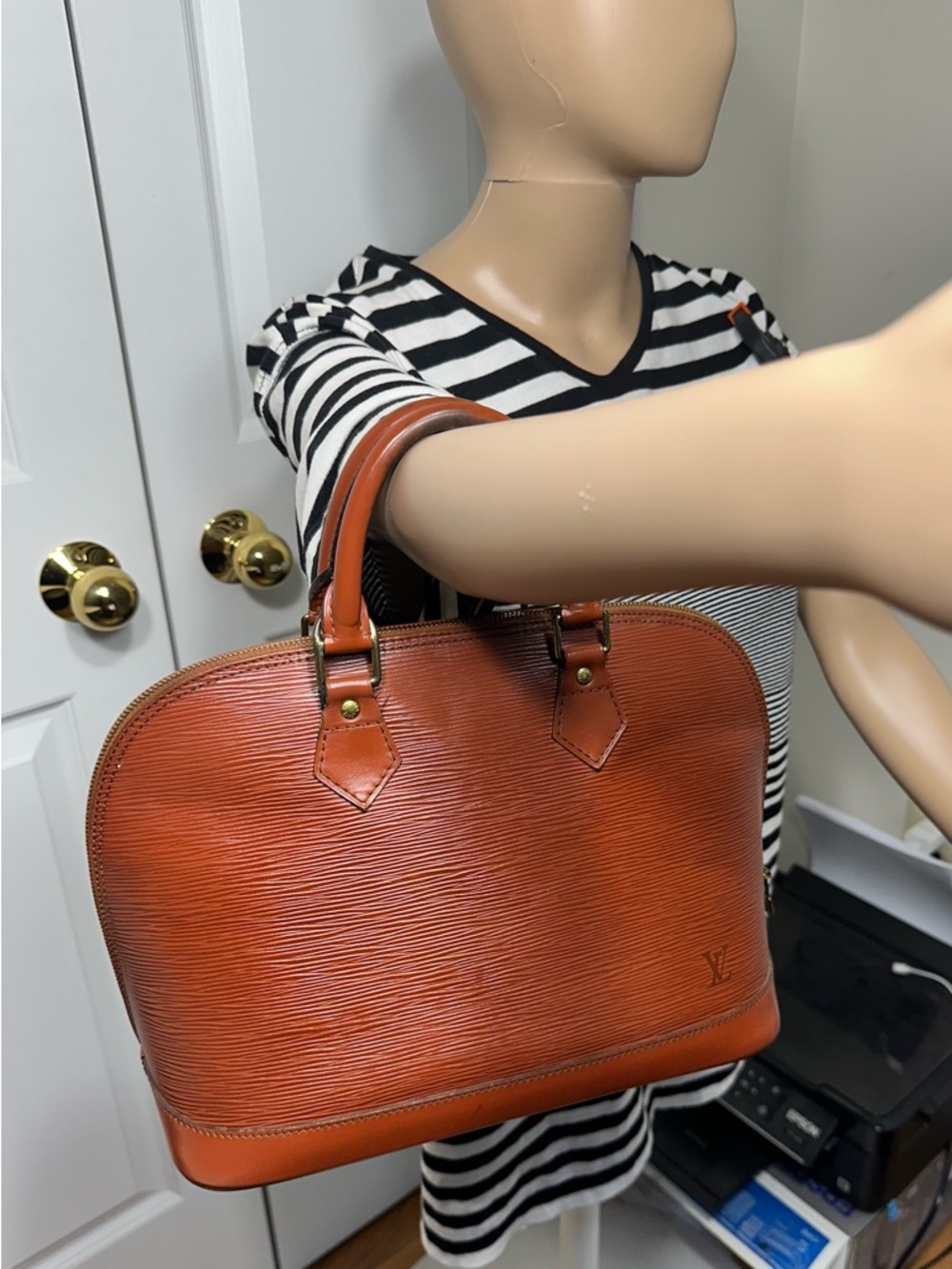 Louis Vuitton Cognac Epi Leather Alma Satchel - Picture 11 of 11